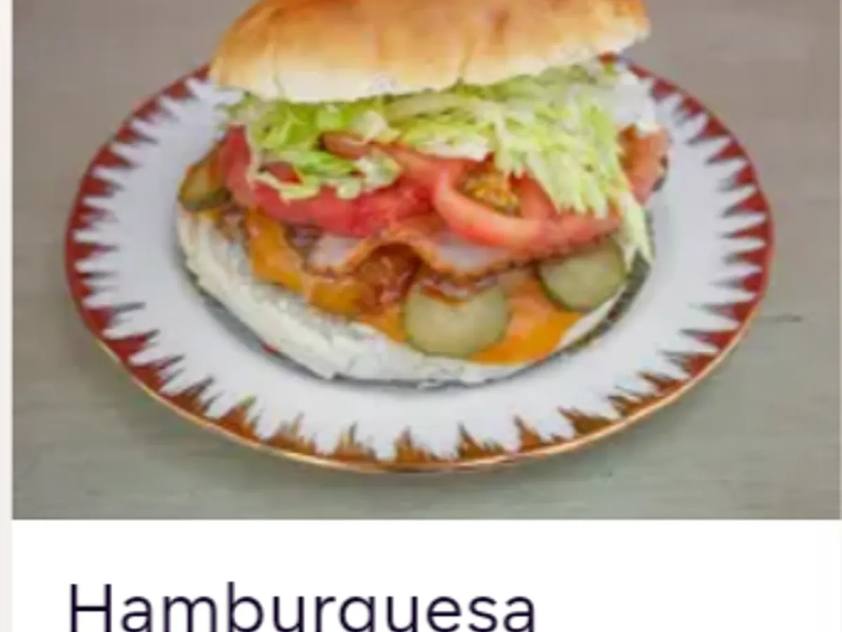Hamburguesa Doble, con lactomayo, pan de hamburguesa y pepinillo