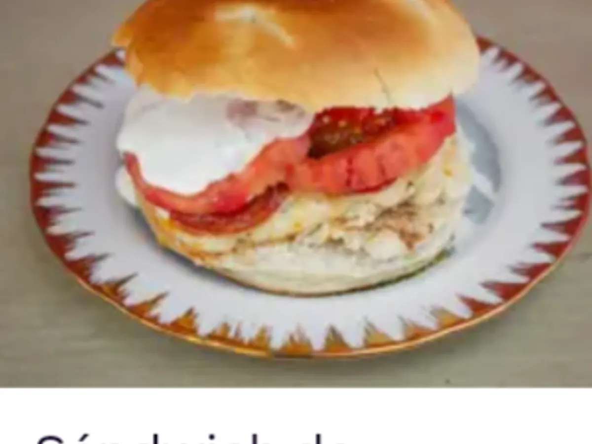 Pollo español, con chorizo, mayo y pan frica